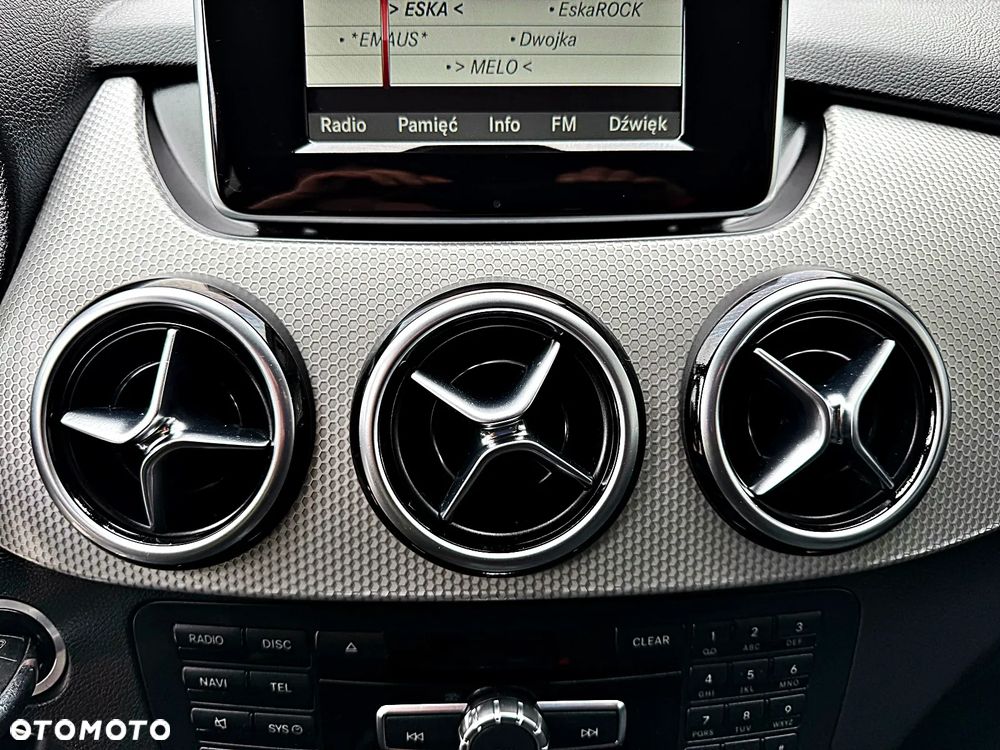 Mercedes-Benz Klasa B 180 AMG Line - 33