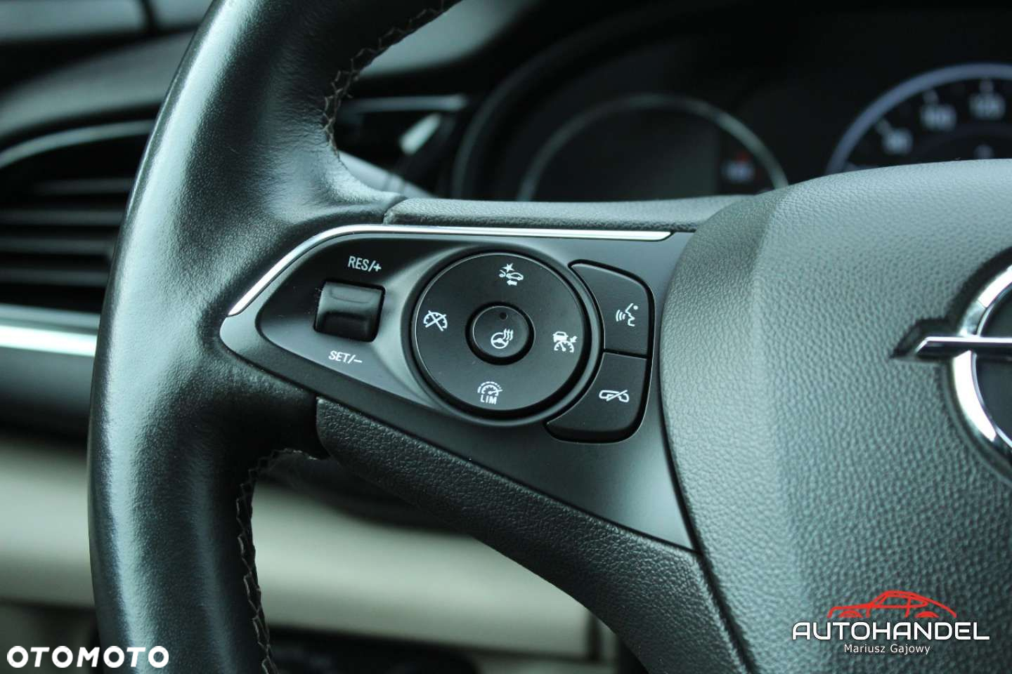 Opel Insignia - 10