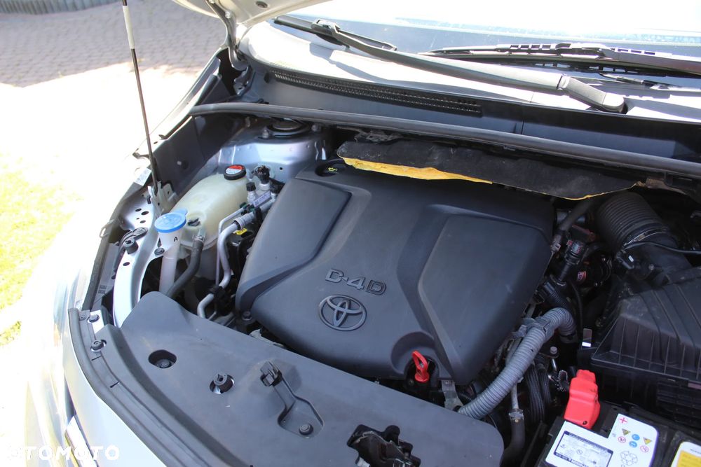 Toyota Verso 1.6 D-4D Premium - 24