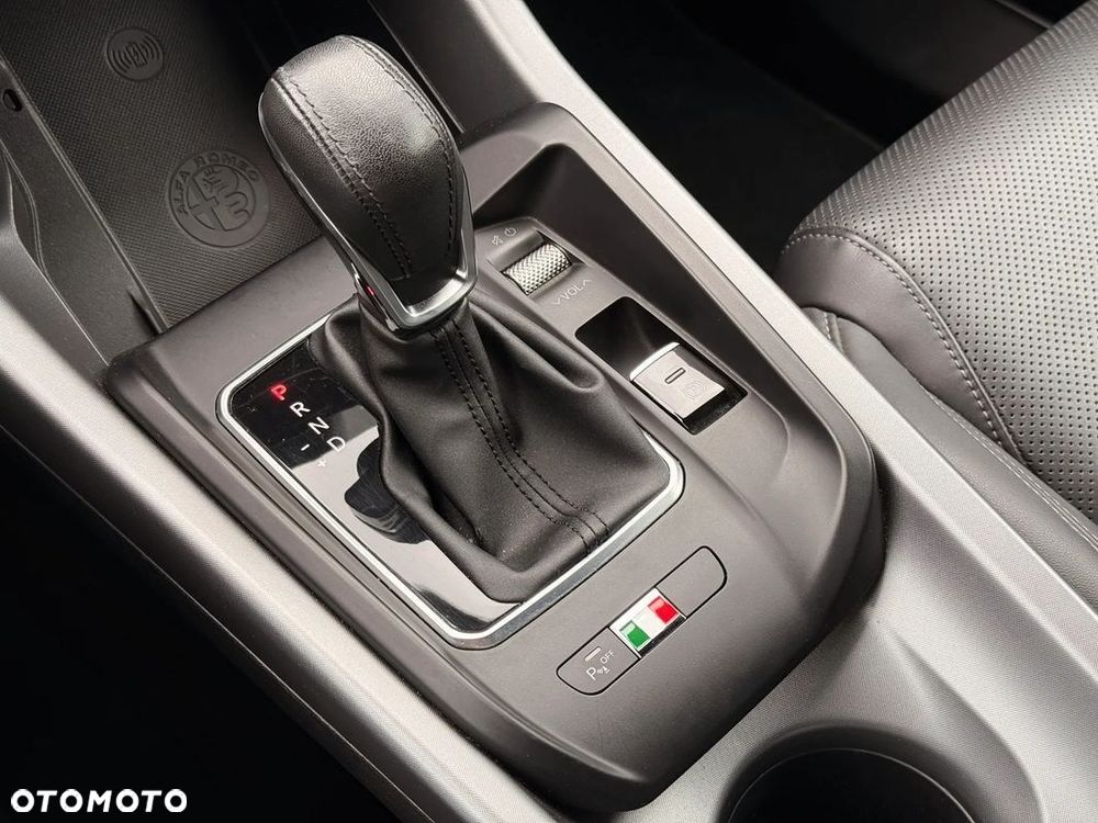 Alfa Romeo Tonale 1.5 T4 GSE mHEV Veloce DCT - 17