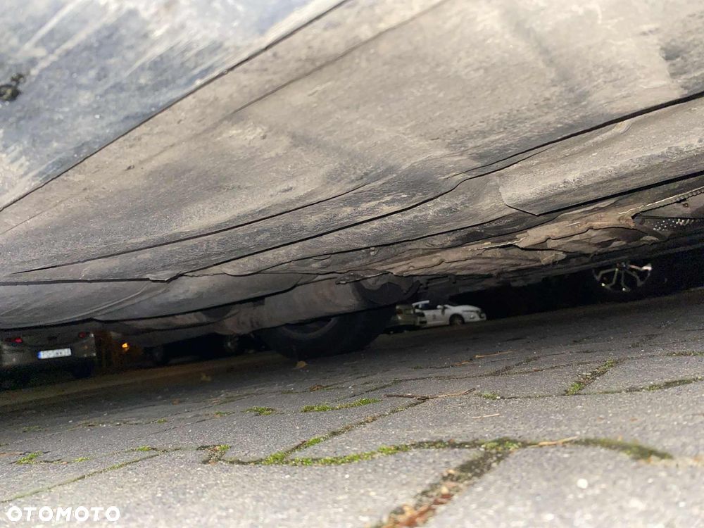 BMW Seria 3 323i - 19