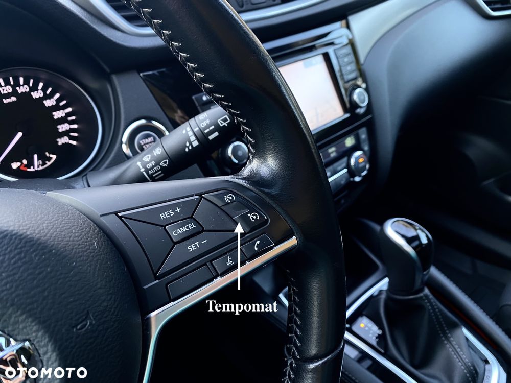 Nissan Qashqai 1.3 DIG-T N-Connecta DCT - 25