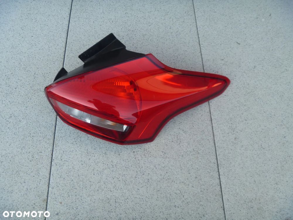 FORD FOCUS MK3 ZBIORNICZEK PŁYNU SPRYSKIWACZY POMPKA ORYGINAŁ BV6117B613AC - 19