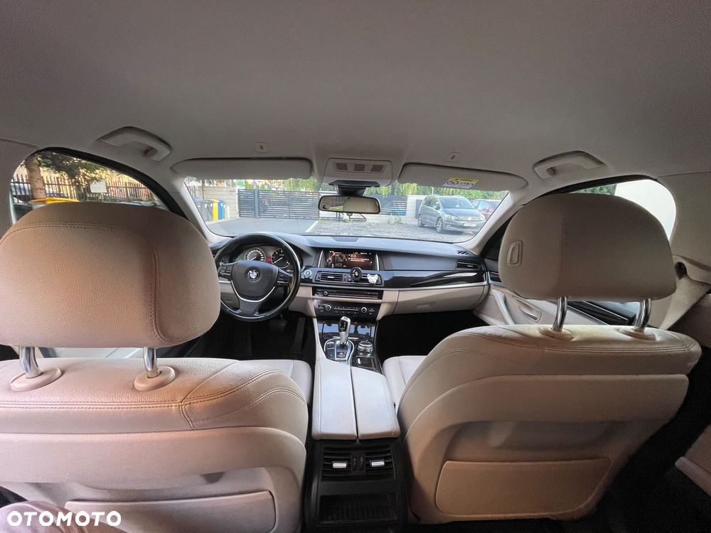 BMW Seria 5 520d Luxury Line - 9