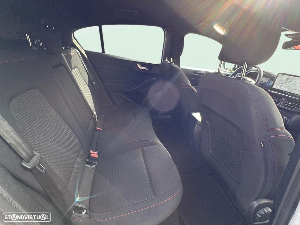 Ford Focus 1.0 EcoBoost MHEV ST-Line - 16