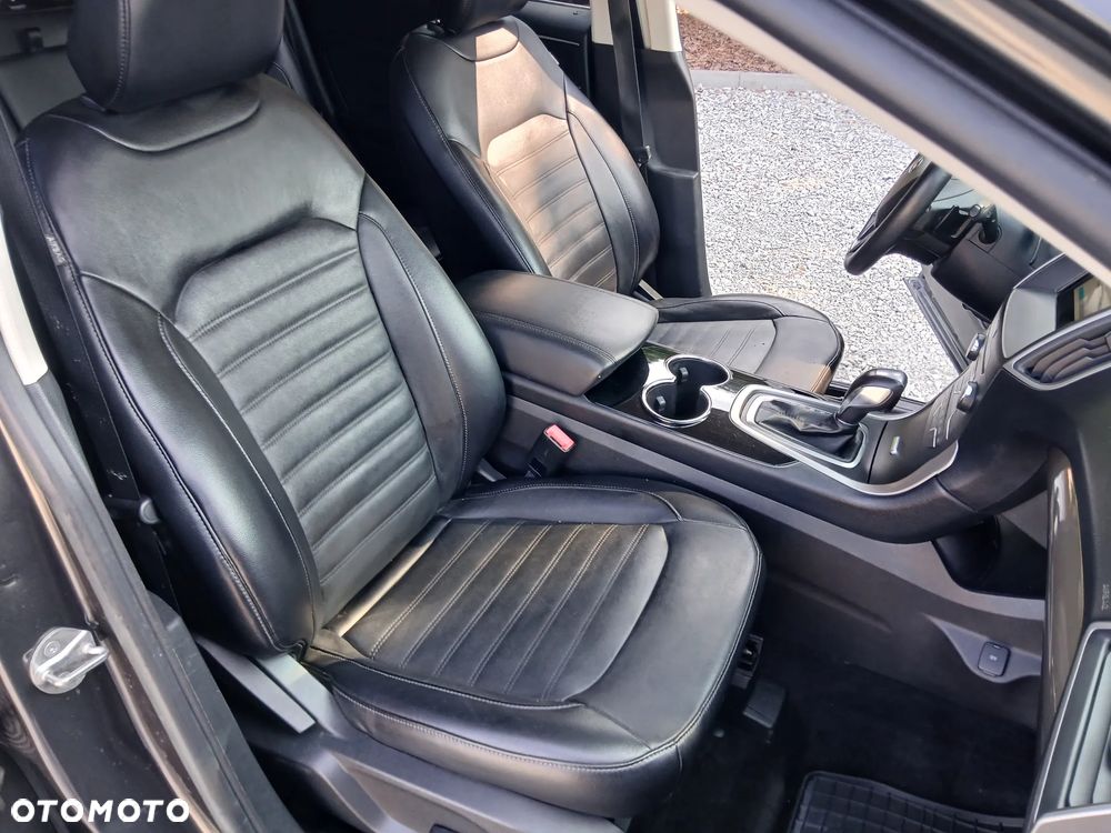 Ford Edge 2.0 EcoBlue Bi-Turbo 4x4 Titanium - 22