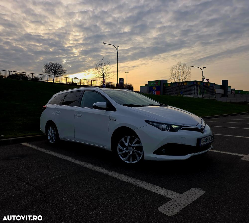 Toyota Auris 1.8 L VVT-i Hybrid Luna - 2