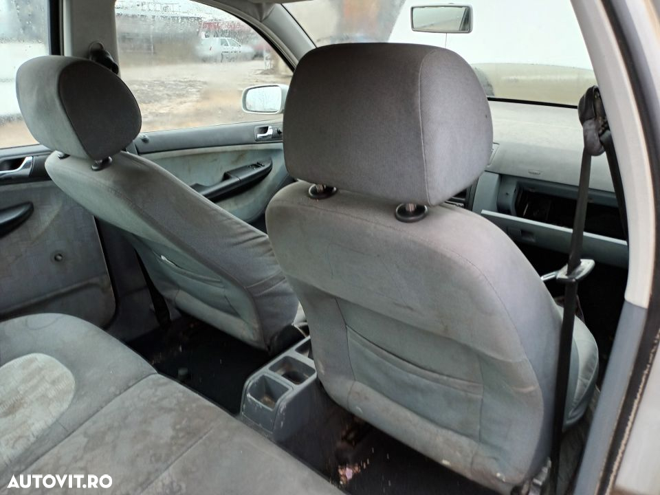Dezmembrari  Skoda FABIA 1  1999  > 2008 1.4 16V Benzina - 13
