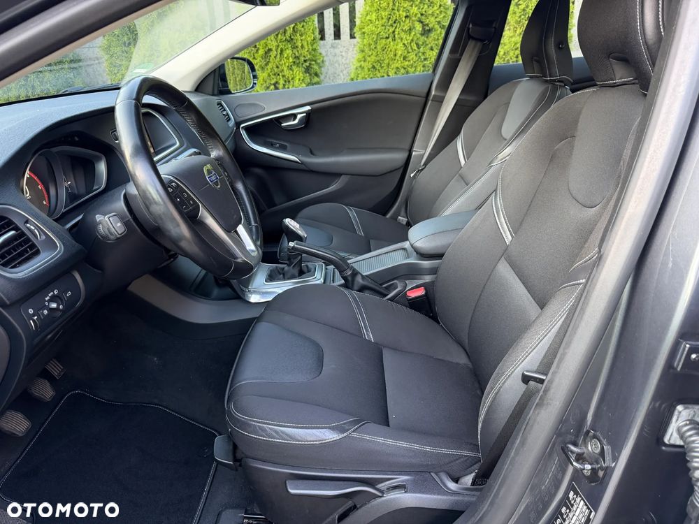 Volvo V40 D2 Momentum - 17