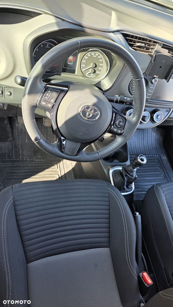 Toyota Yaris 1.5 Premium - 10