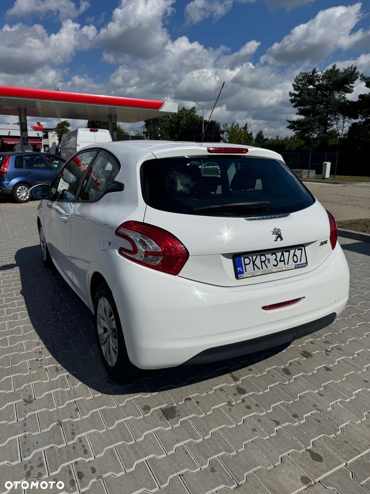Peugeot 208 - 6