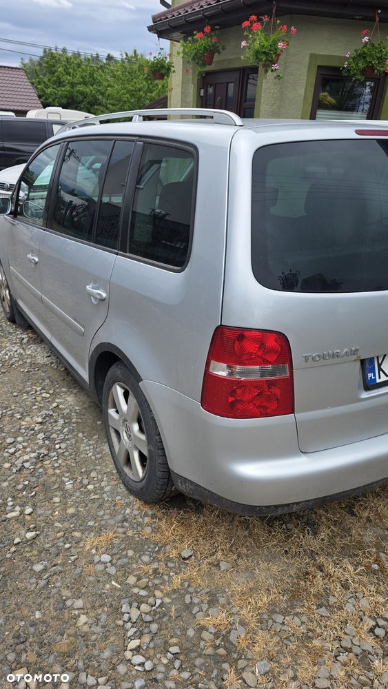 Volkswagen Touran - 5