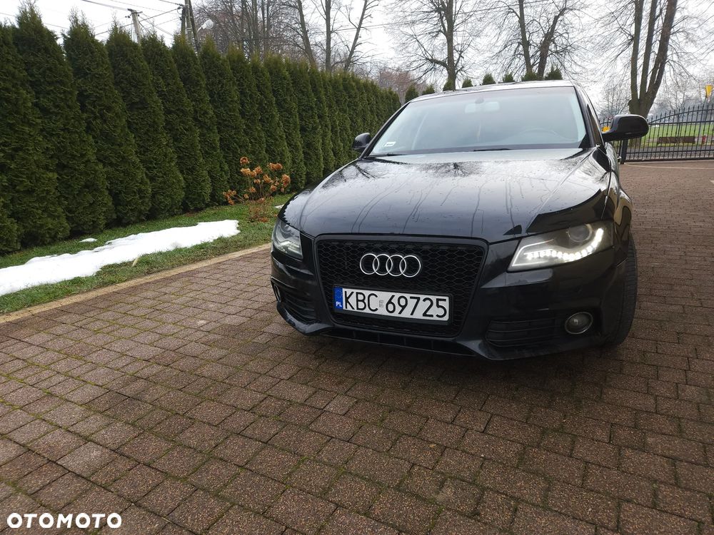 Audi A4 Limousine - 1