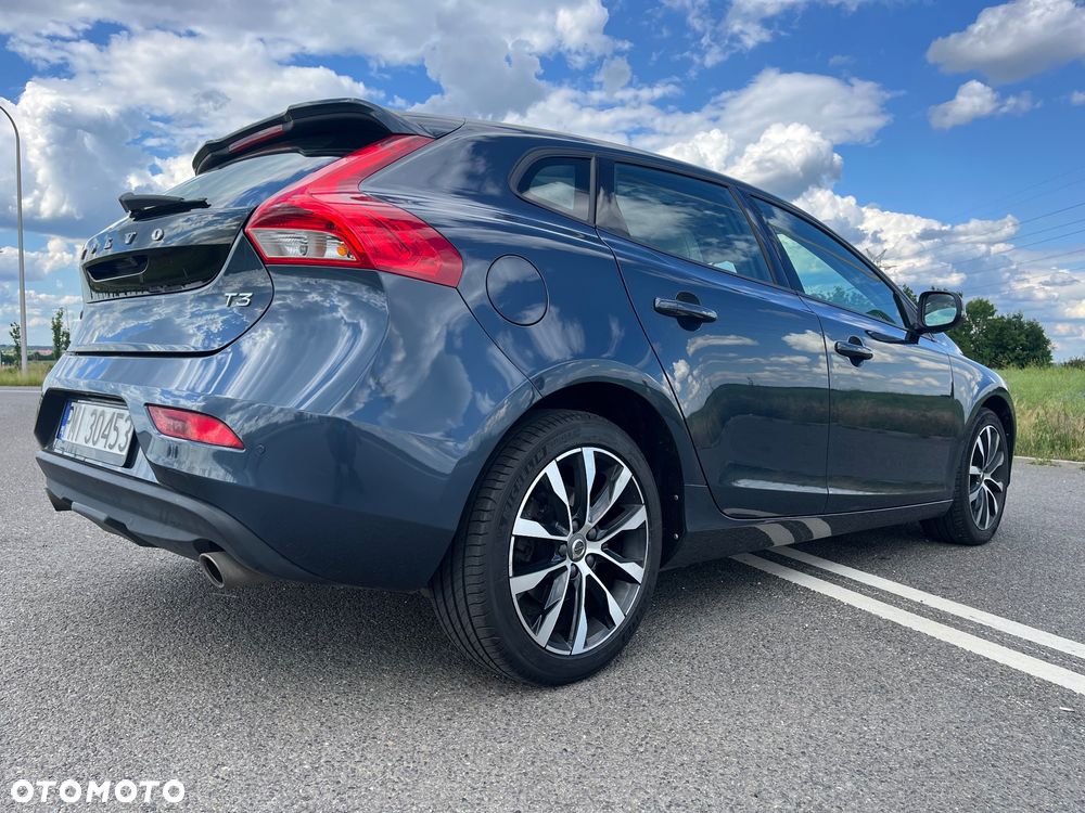 Volvo V40 T3 Drive-E Momentum - 24