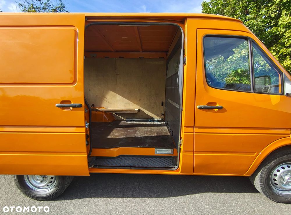Mercedes-Benz SPRINTER - 22