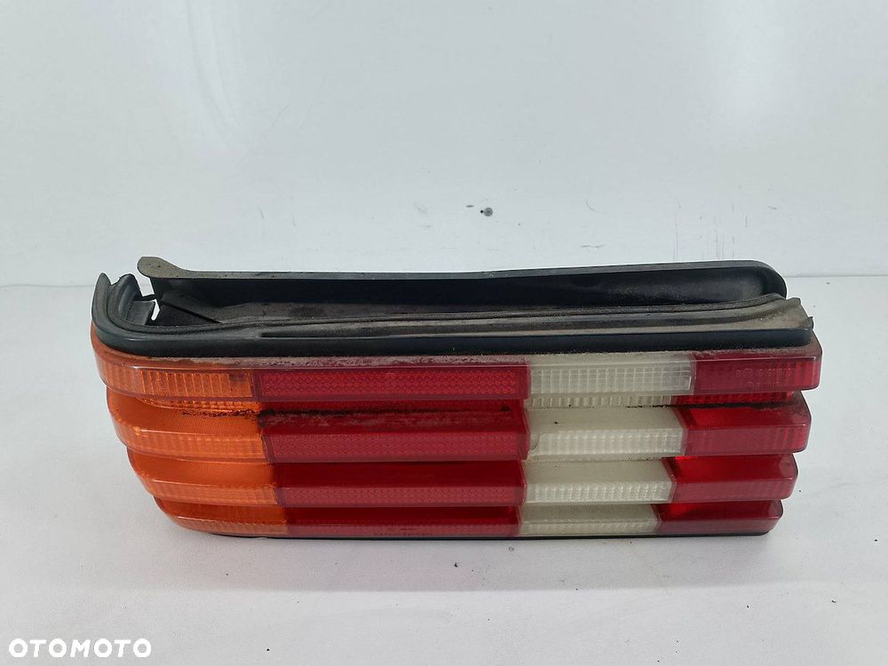 LAMPA TYLNA LEWA MERCEDES-BENZ W126 (79-91) SEDAN - 1