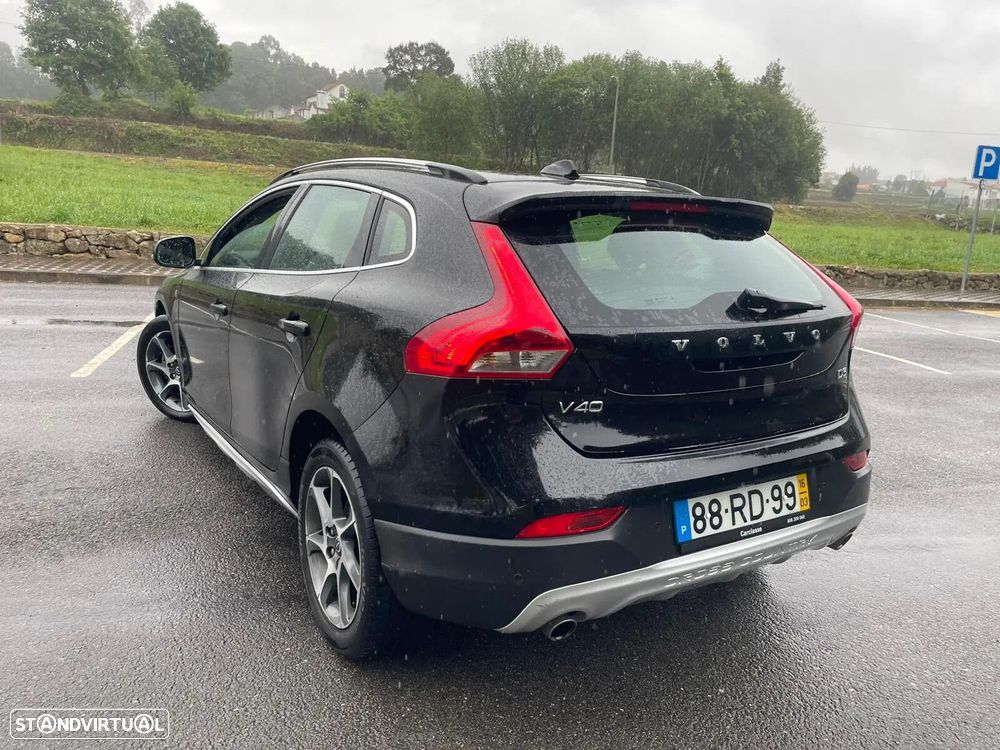 Volvo V40 Cross Country - 10