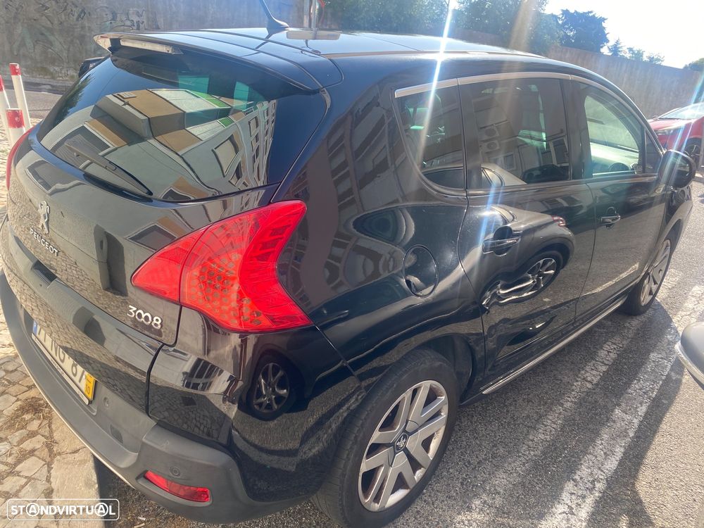 Peugeot 3008 2.0 HDi Hybrid4 - 5