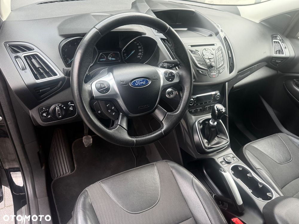 Ford Kuga 1.5 EcoBoost 2x4 Titanium - 13