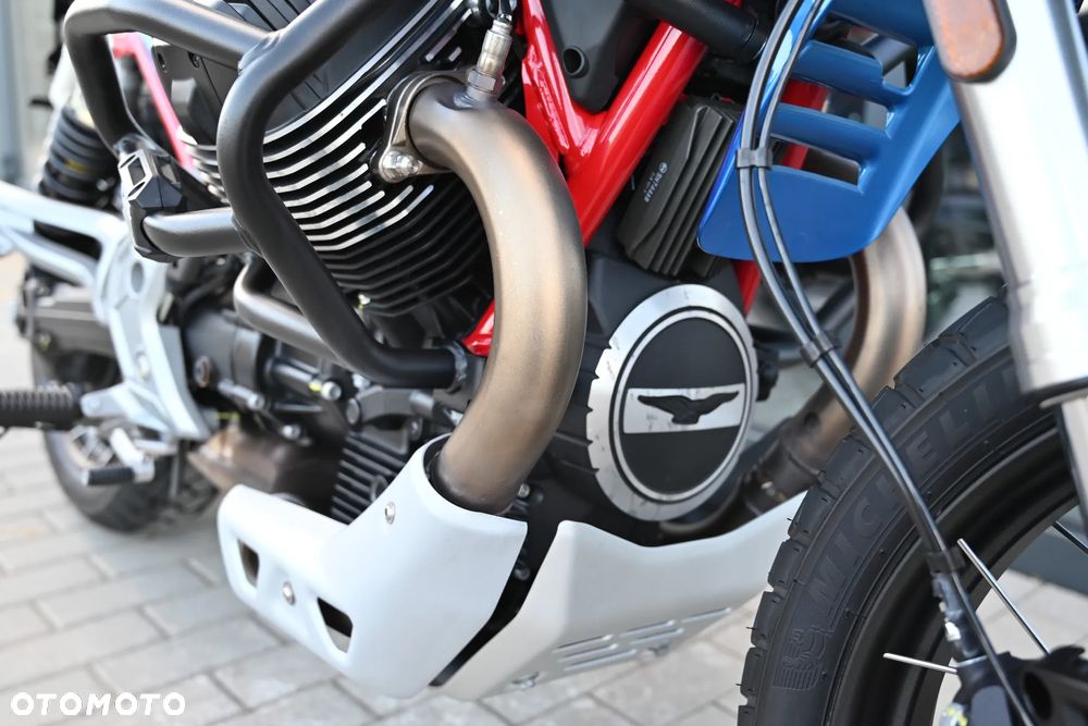 Moto Guzzi V85 - 37