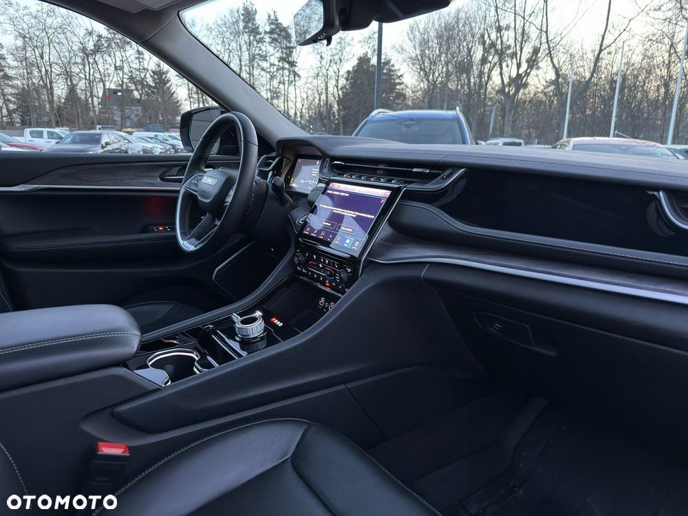 Jeep Grand Cherokee - 20