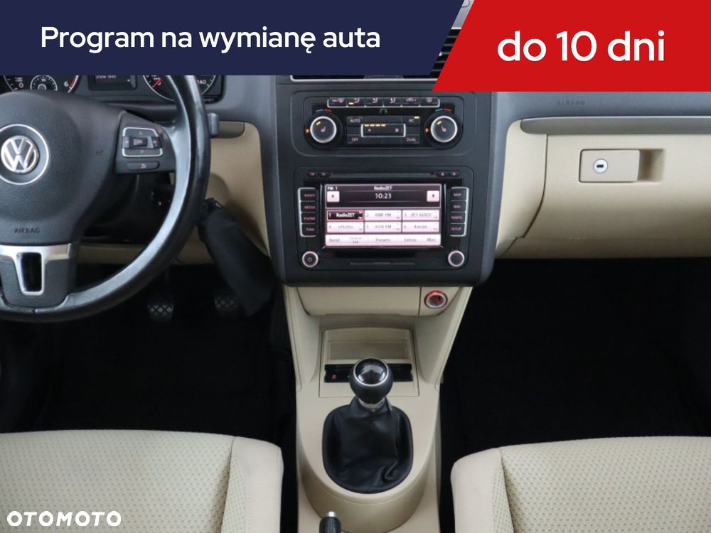 Volkswagen Touran - 14
