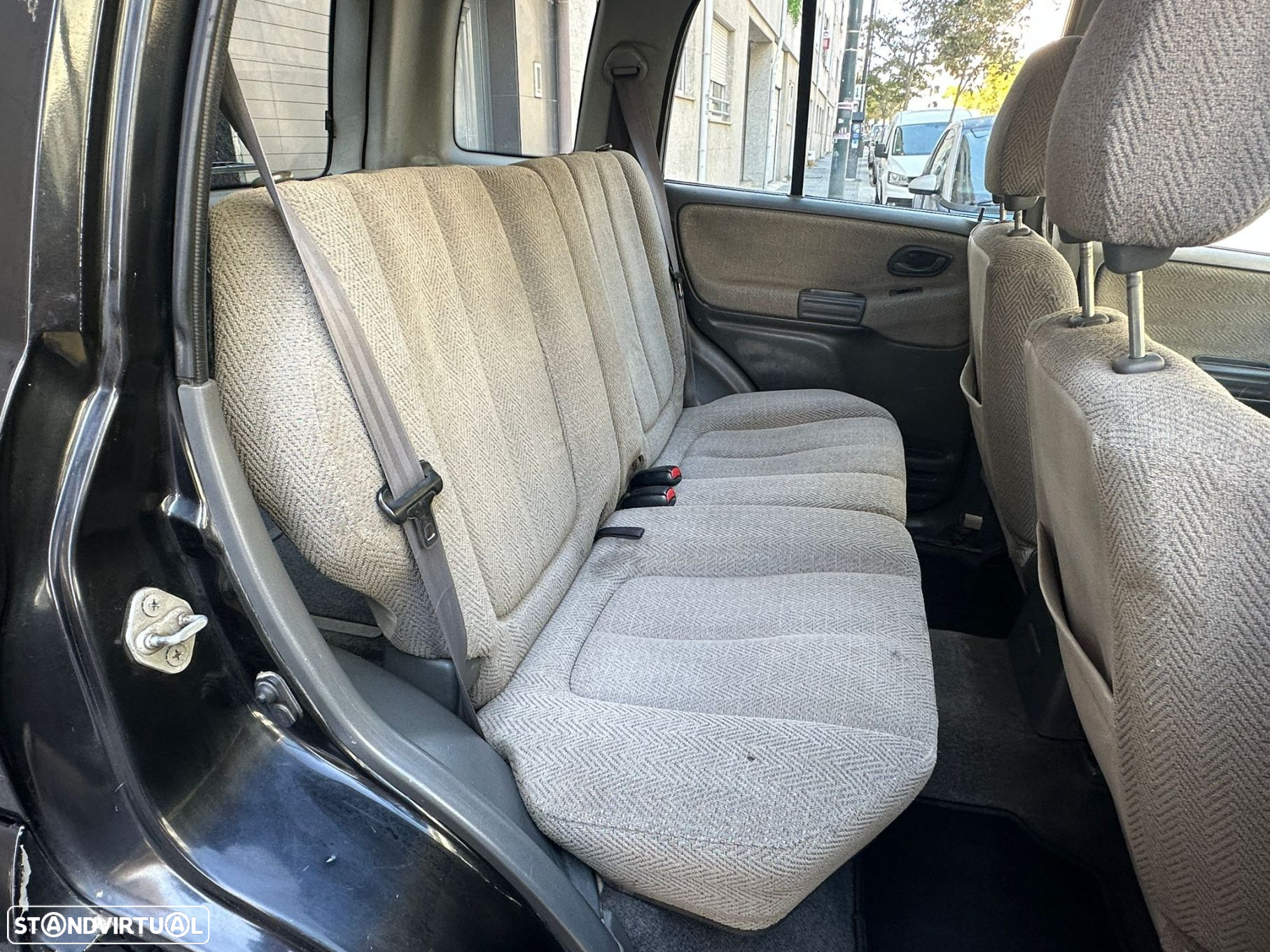 Suzuki Grand Vitara Metal Top 2.0 TDi - 12