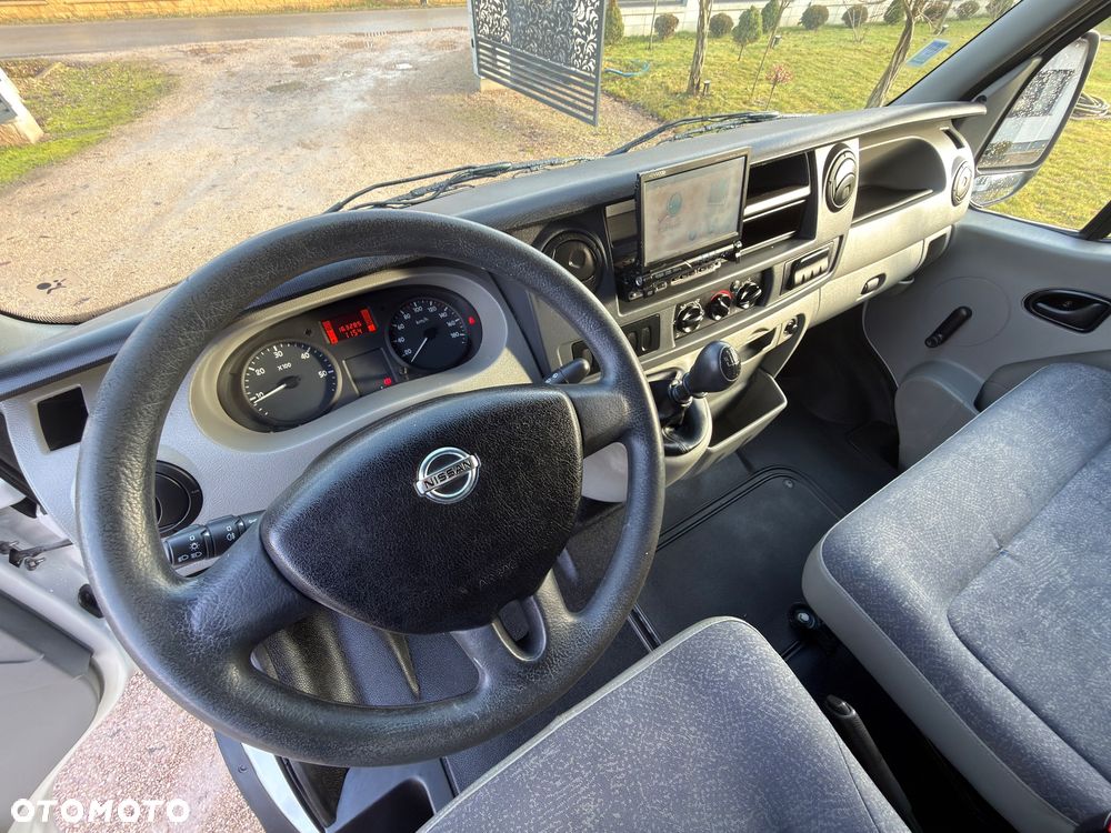 Nissan Interstar - 26