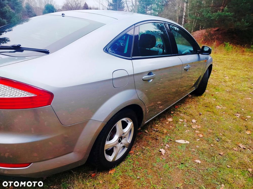 Ford Mondeo 1.6 Ghia X - 20