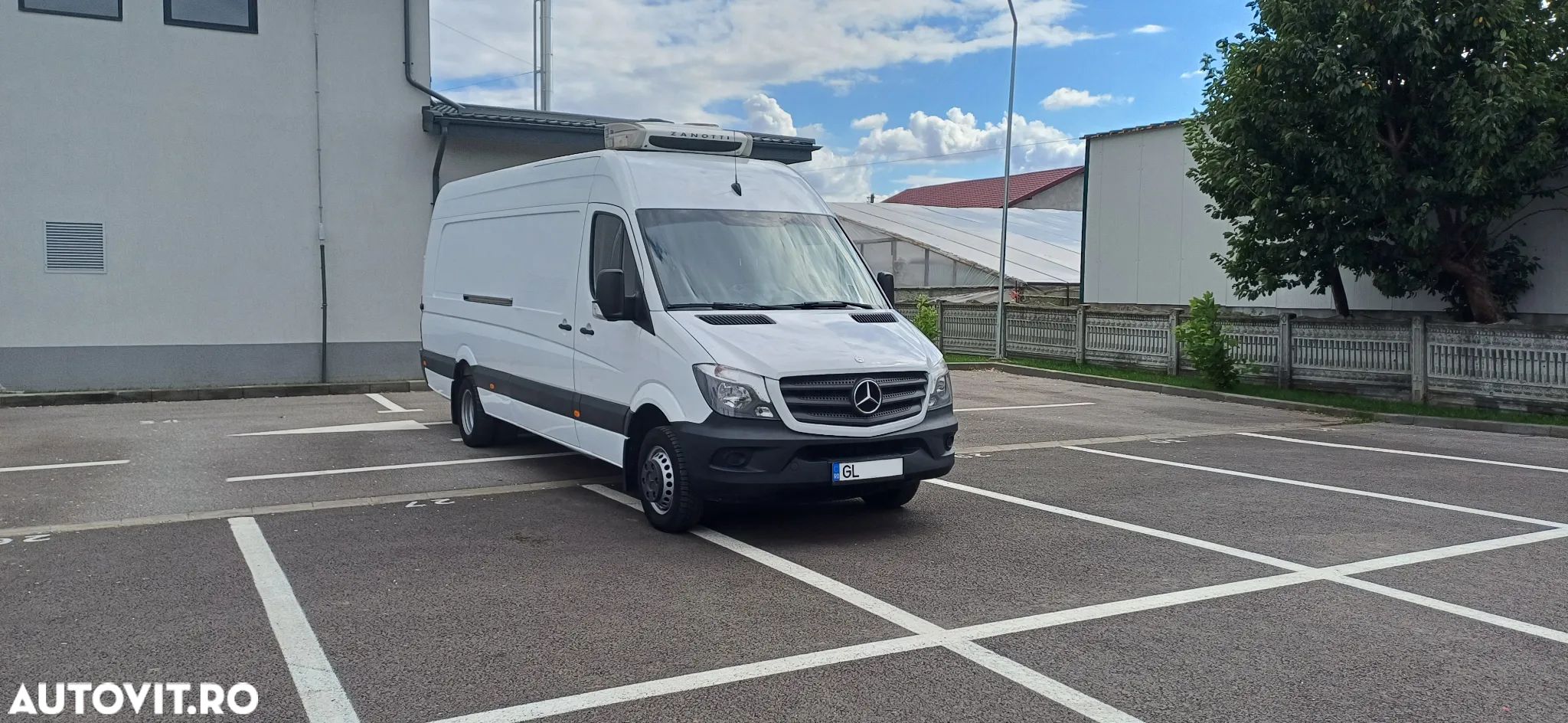 Mercedes-Benz Sprinter - 1