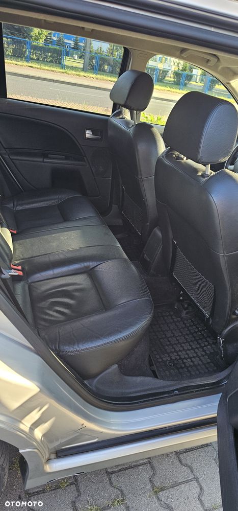 Ford Mondeo V6 ST 220 - 11