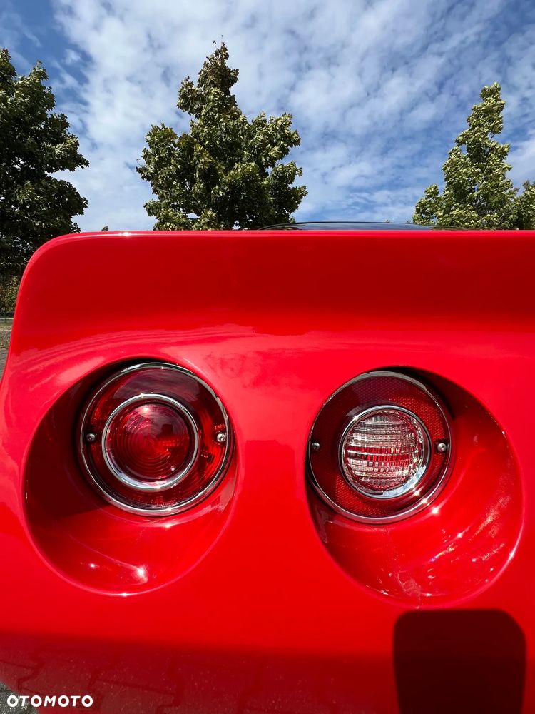 Chevrolet Corvette - 13