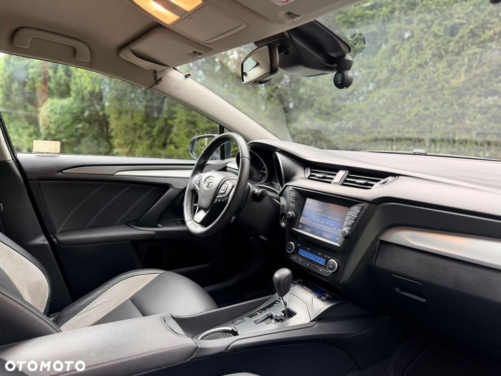 Toyota Avensis 2.0 Premium MS - 21