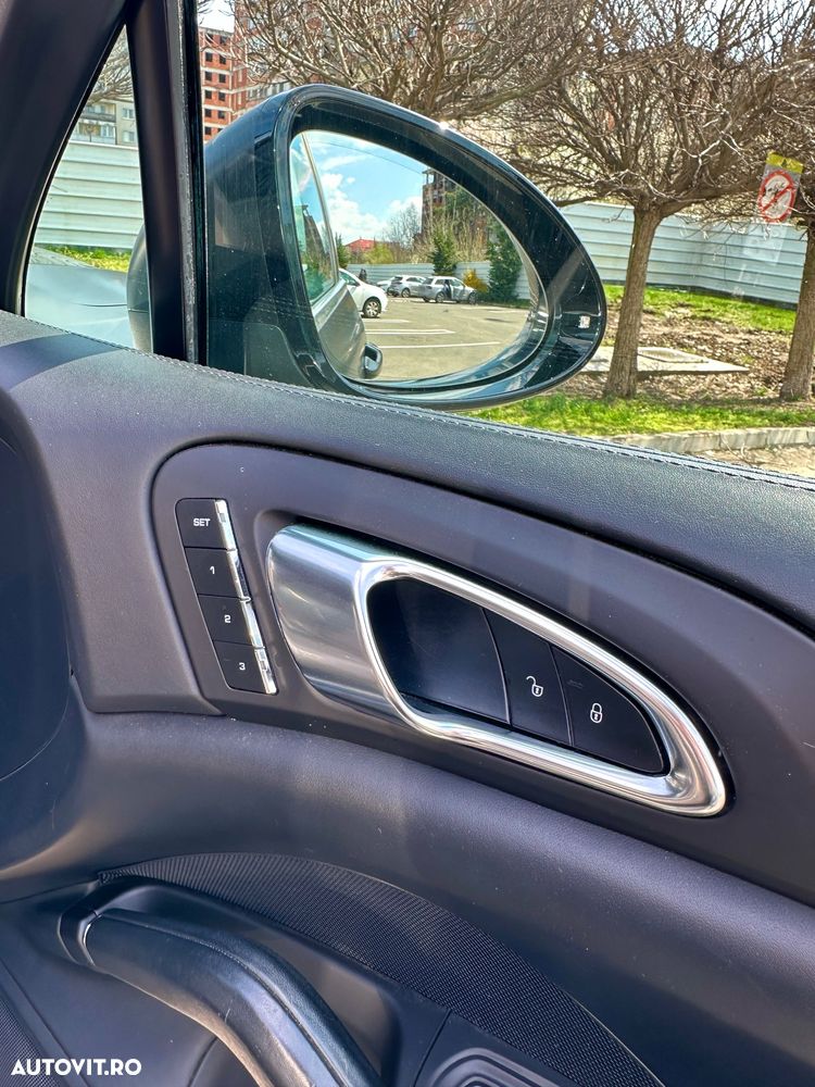 Porsche Cayenne Tiptronic S - 10