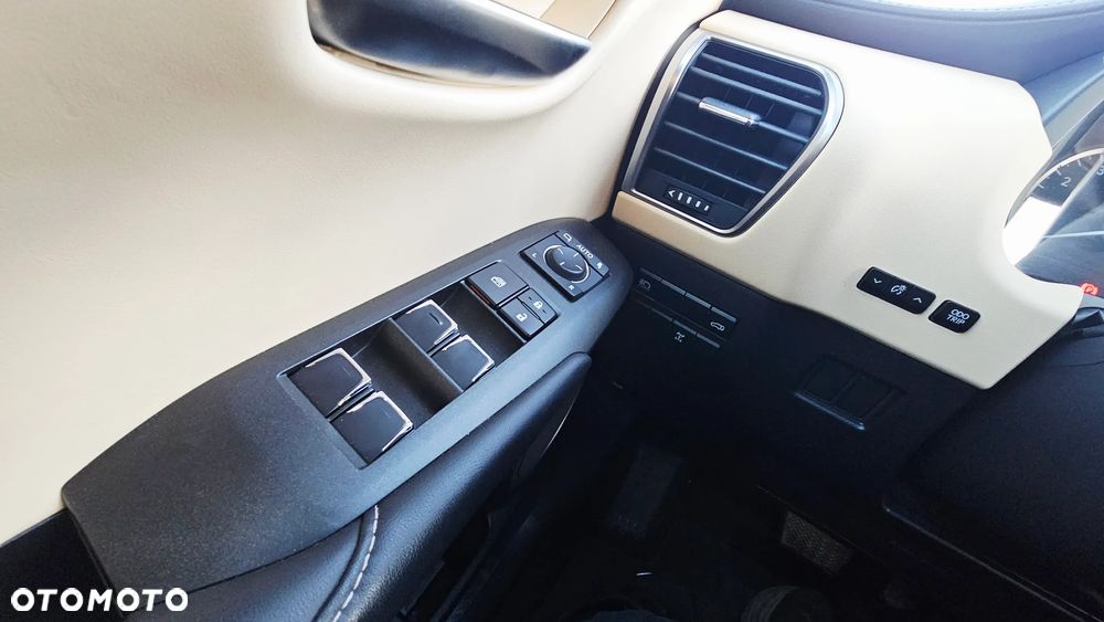 Lexus NX 300 Comfort AWD - 26