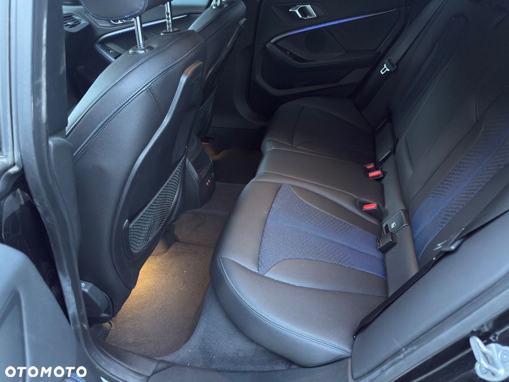 BMW Seria 2 218i M Sport - 12