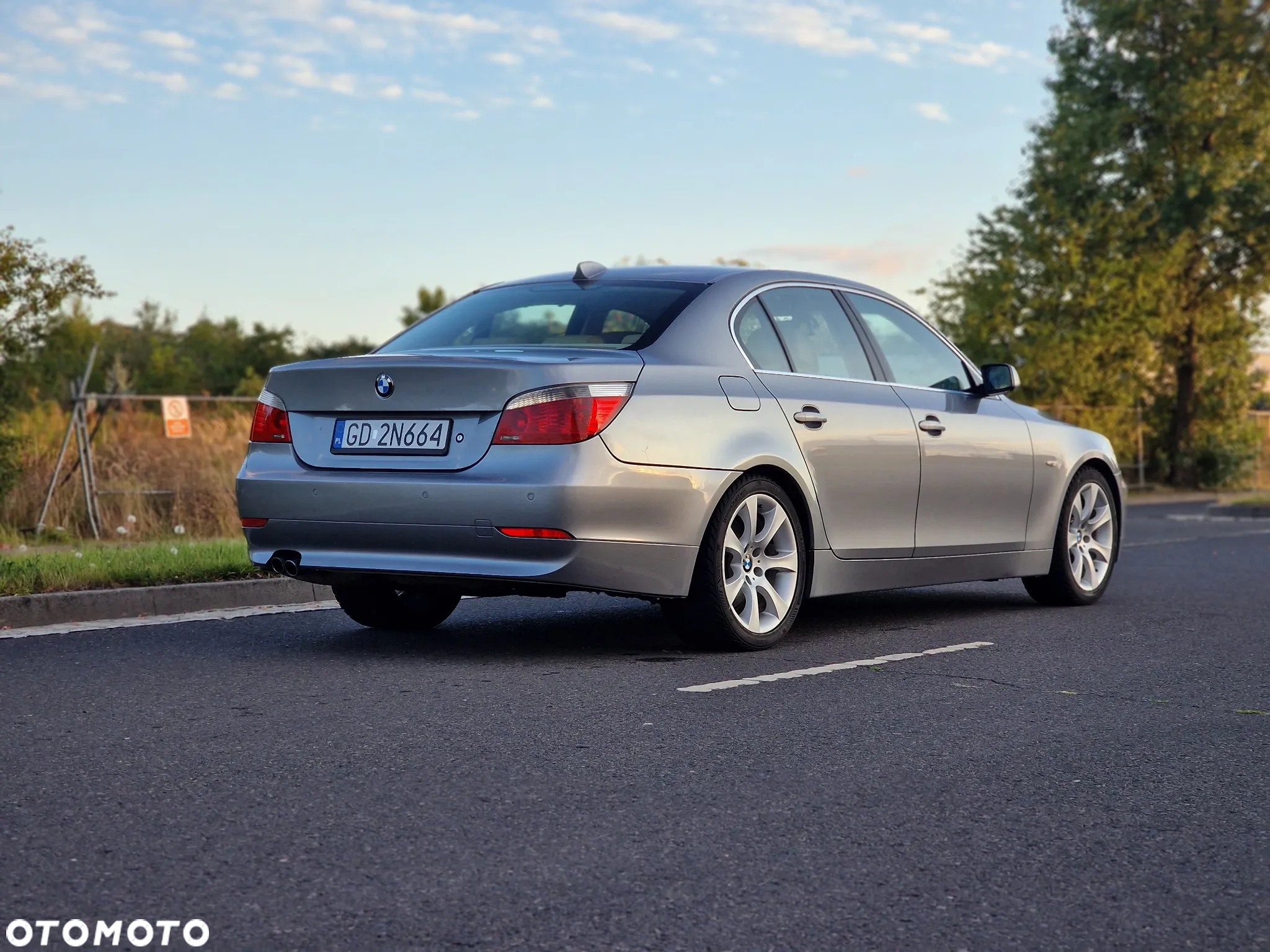 BMW Seria 5 530i - 25