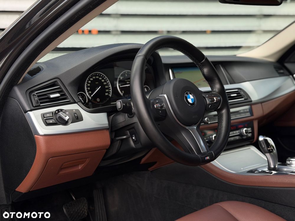 BMW Seria 5 520d xDrive - 13