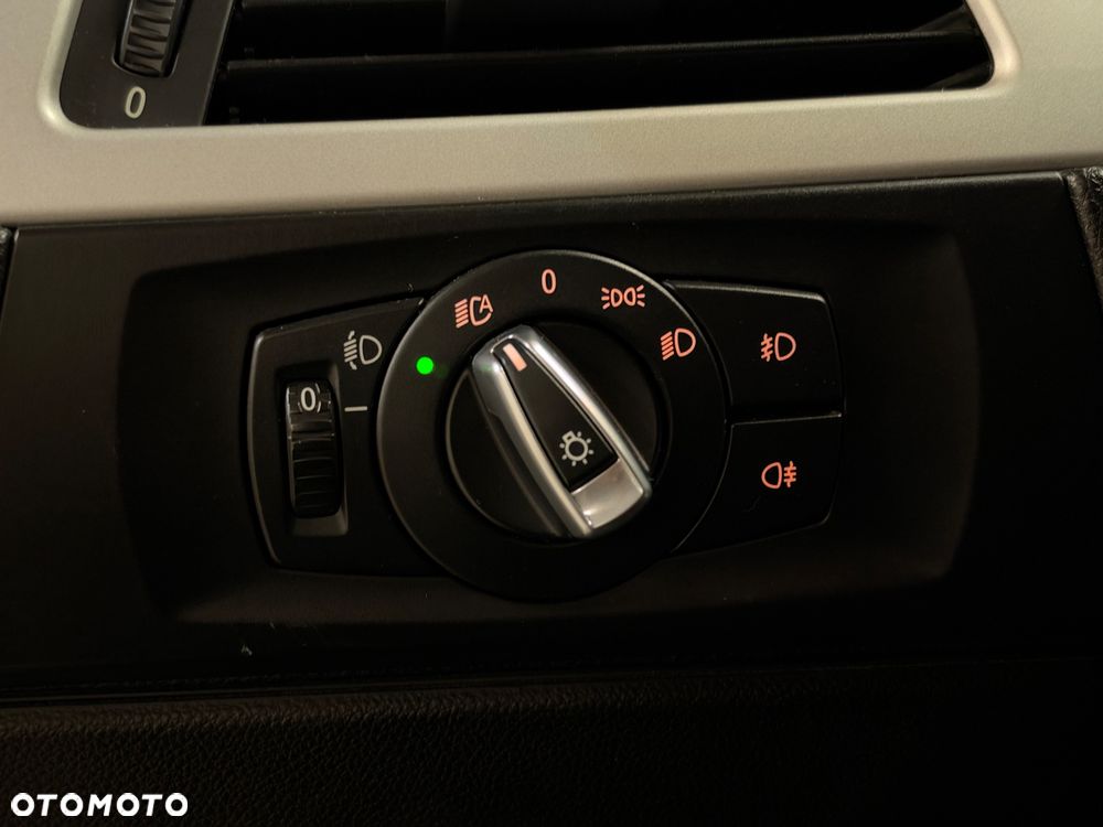 BMW Seria 3 316i - 13