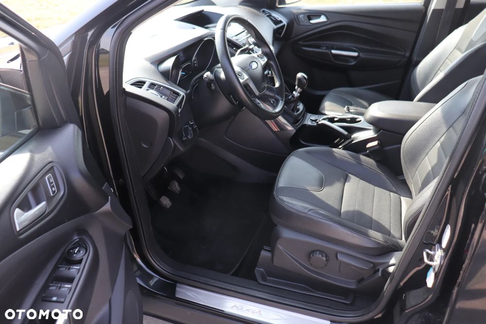 Ford Kuga 2.0 TDCi 4x4 Titanium - 27