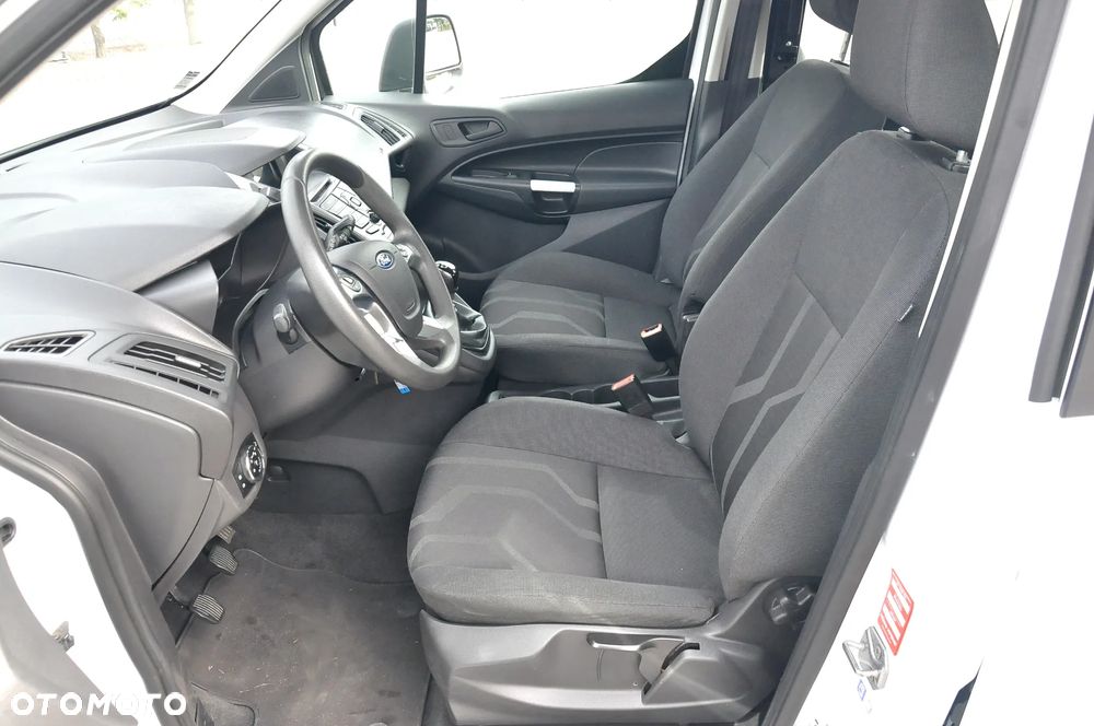 Ford Tourneo Connect Grand - 23