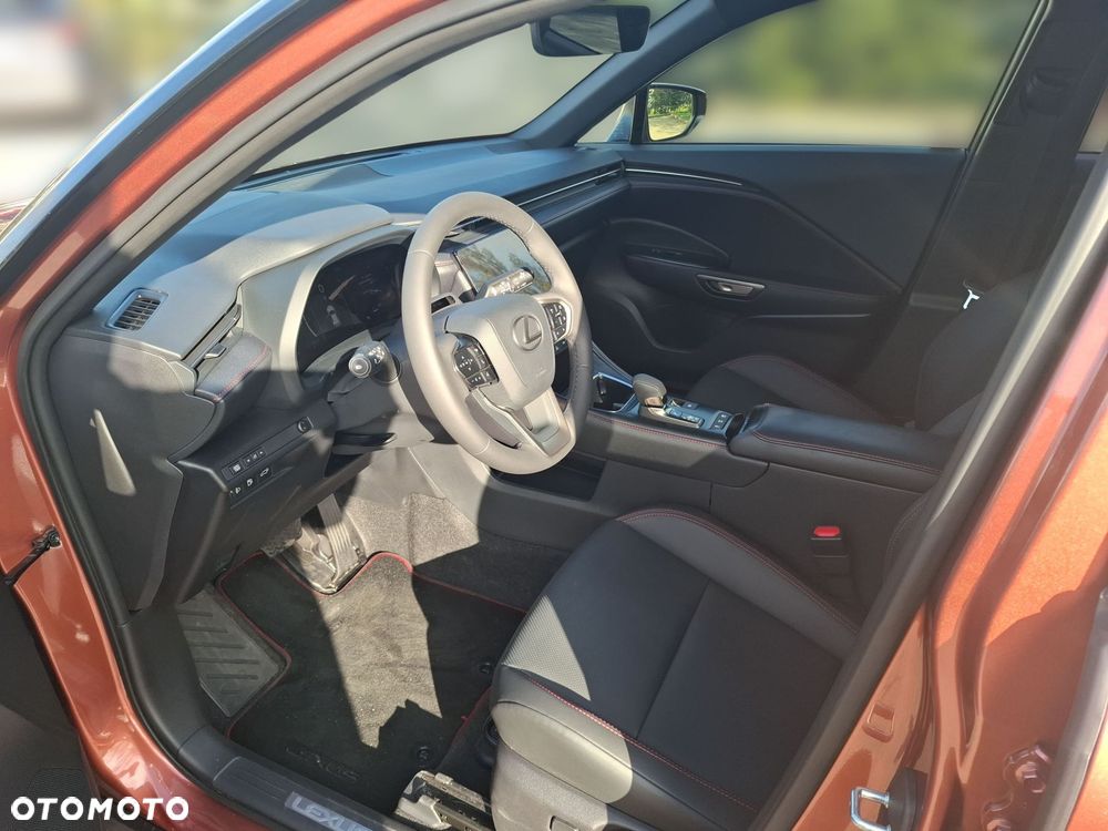 Lexus LBX 1.5 Hybrid Emotion - 9