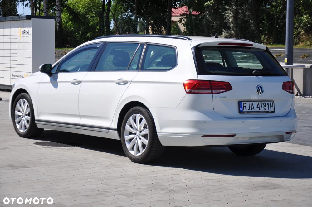 Volkswagen Passat 2.0 TDI SCR Comfortline - 8