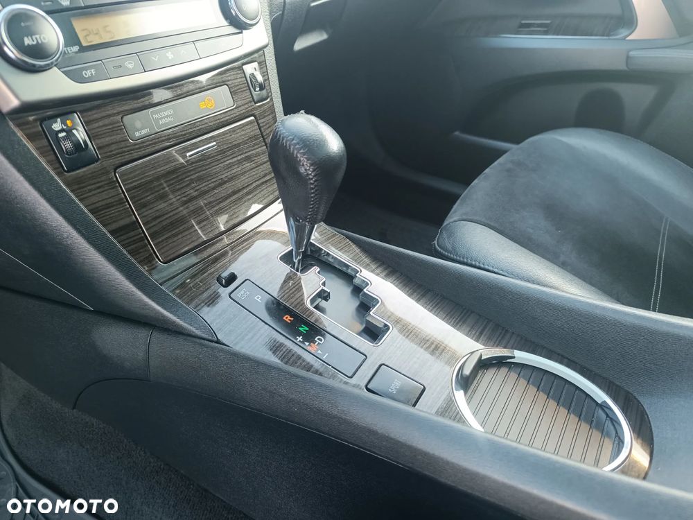 Toyota Avensis 2.0 Sol NAVI MS - 10