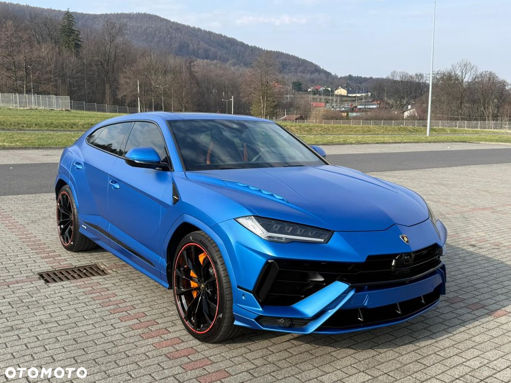 Lamborghini Urus - 1