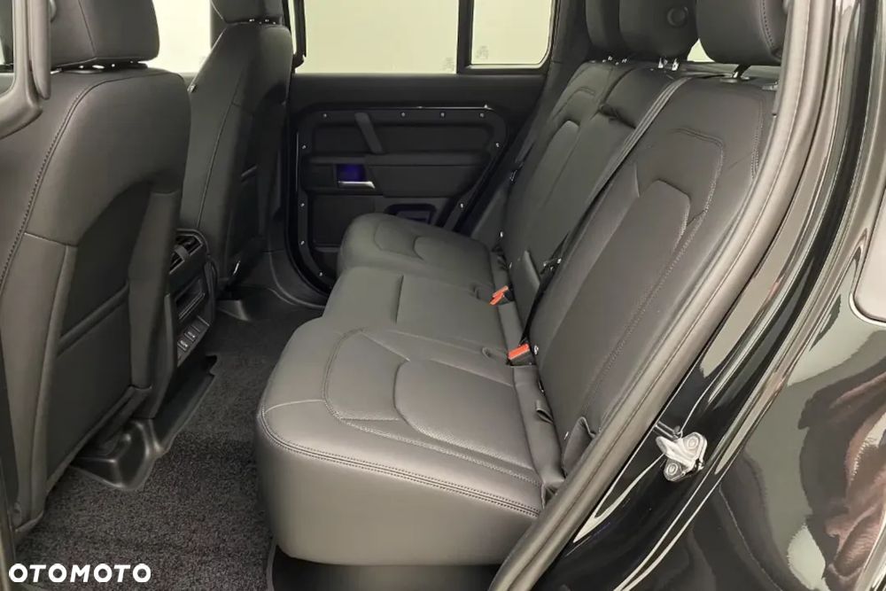 Land Rover Defender 3.0 D250 mHEV X-Dynamic HSE - 38