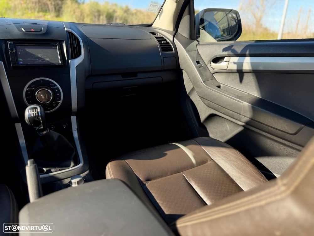 Isuzu D-Max 4x4 Cabine Dupla Premium - 6