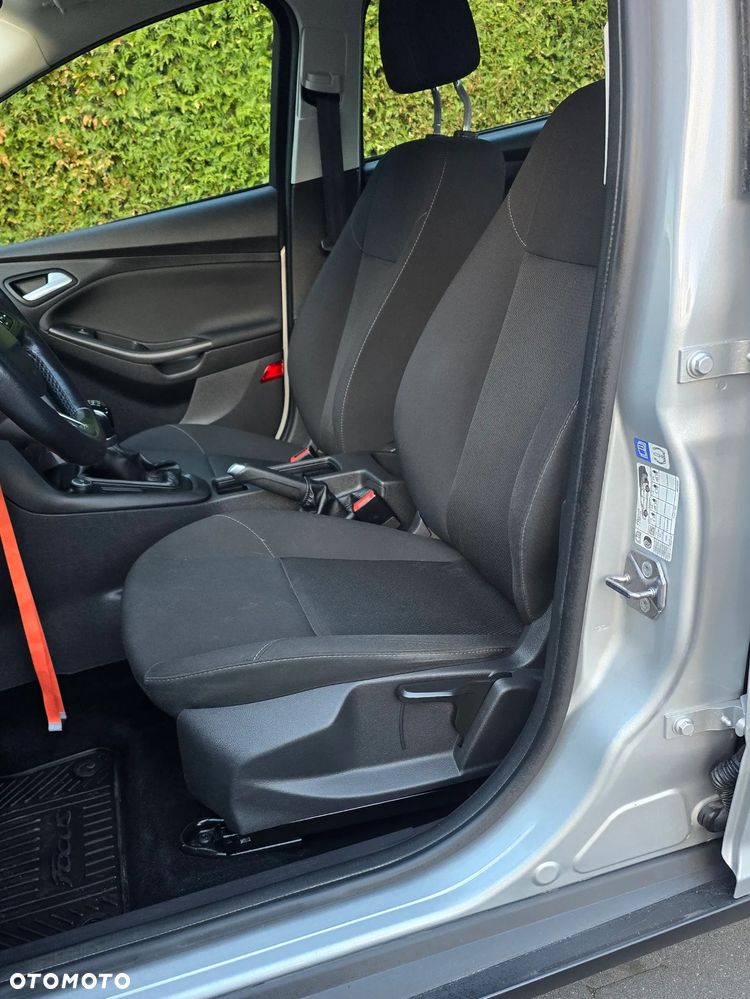 Ford Focus 1.6 Ti-VCT Sport - 6