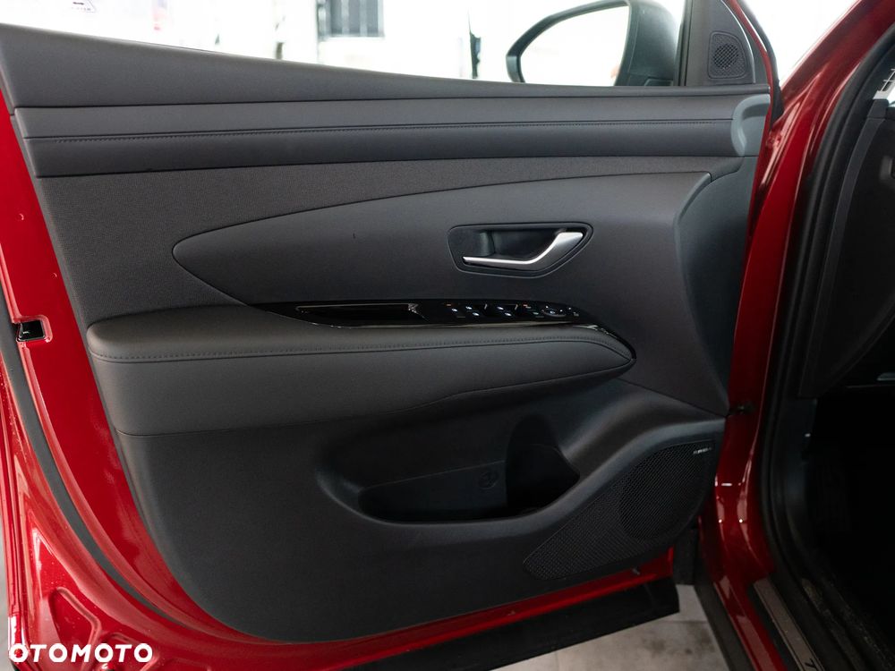 Hyundai Tucson 1.6 T-GDi HEV Executive 2WD - 16