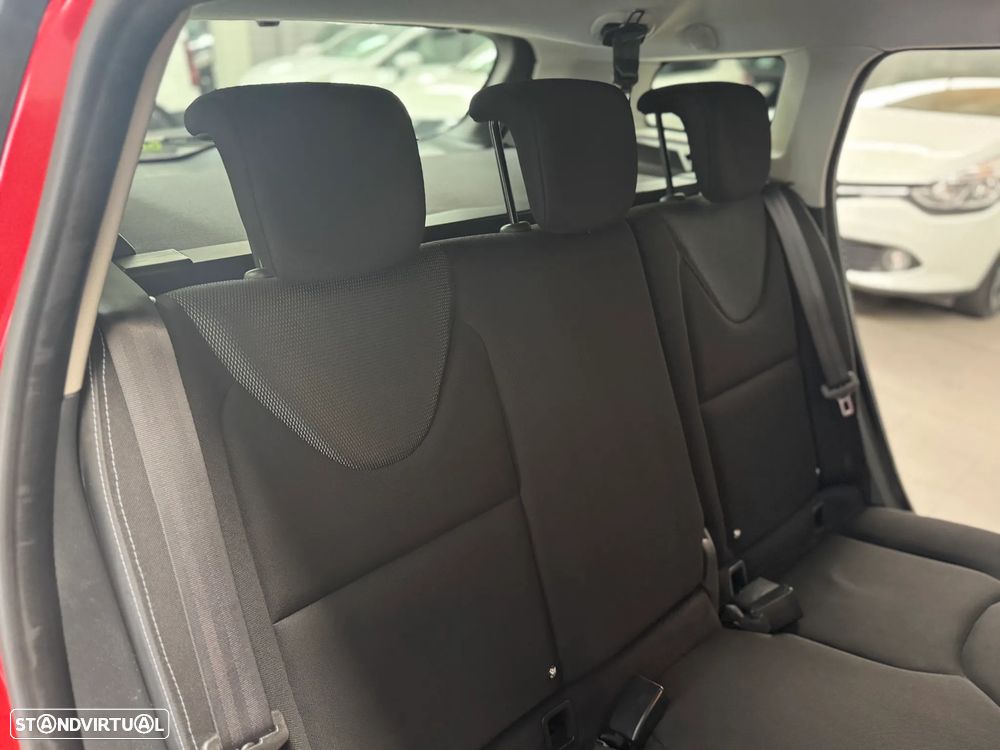 Renault Clio Sport Tourer Energy dCi 90 Start & Stop Luxe - 22